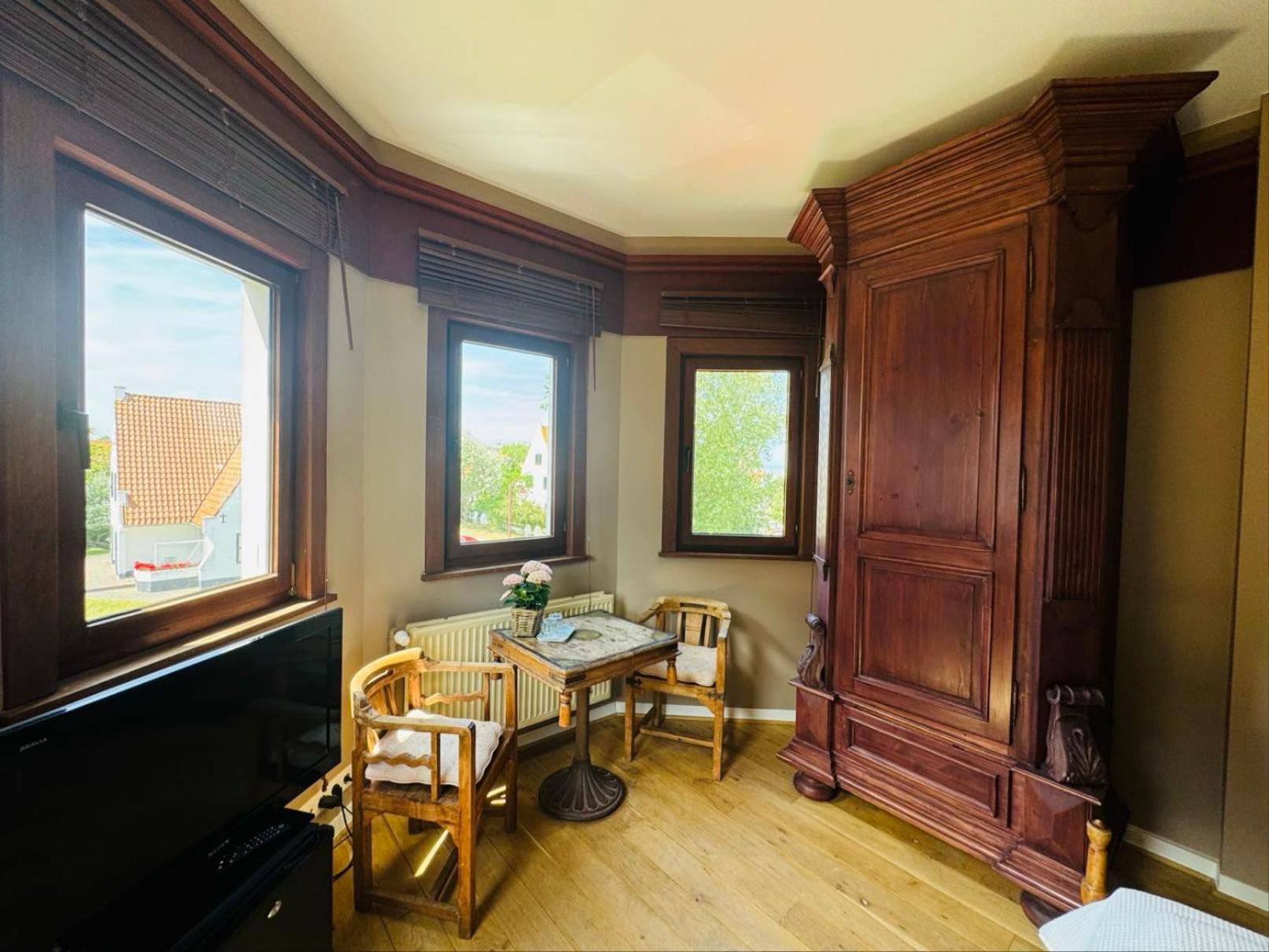 Ruime Slaapkamers Met Badkamers In Belle Epoquevilla- Concessiewijk De Haan Ngoại thất bức ảnh